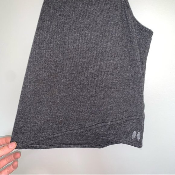 Victoria’s Secret Crop Tank Top High Neck Wing Logo Grey Women's  Size Small - Picture 3 of 6